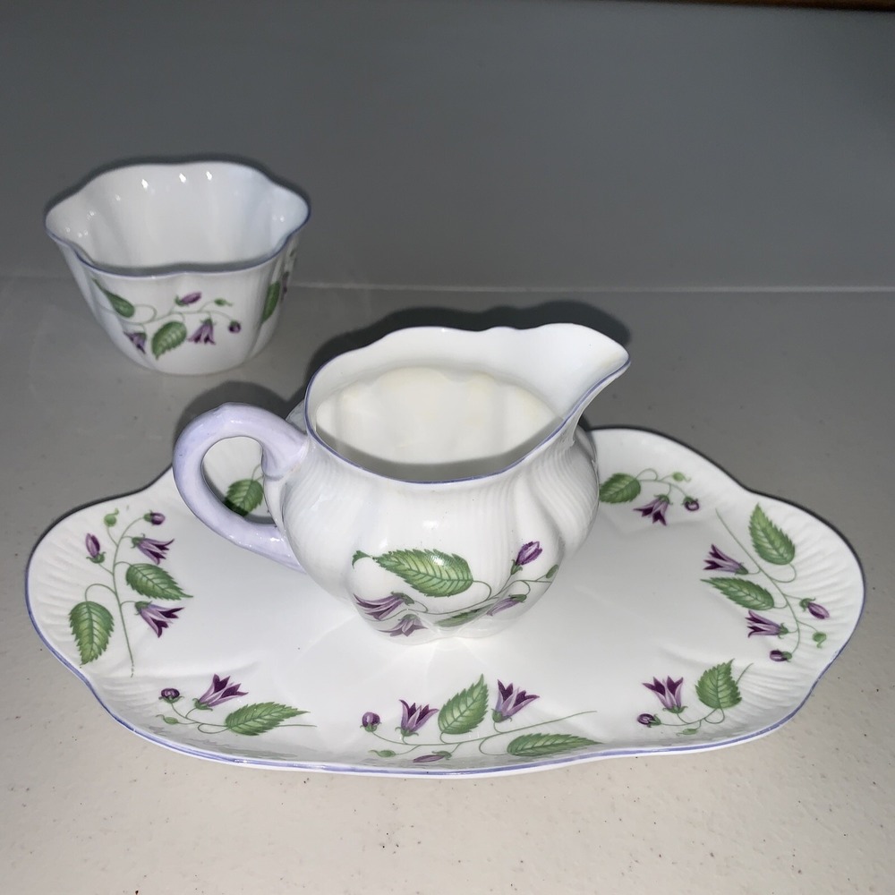 GORGEOUS SHELLEY CAMPANULA DAINTY‎ SHAPE INDIVIDUAL CREAMER With Tray
